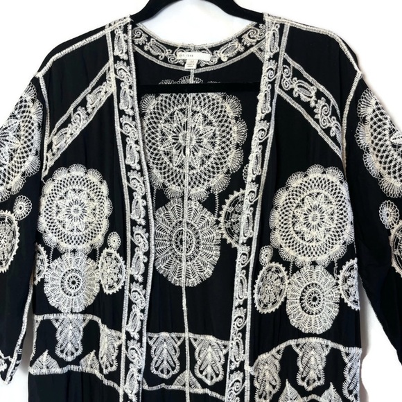 Est. 1946 Boho Black White Allover Embroidered Kimono Jacket Duster Coverup S/M - Picture 3 of 11